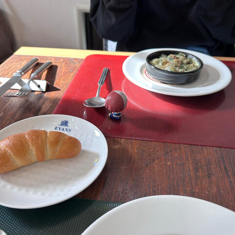 スプーン見てんだ スプーン見てんだ